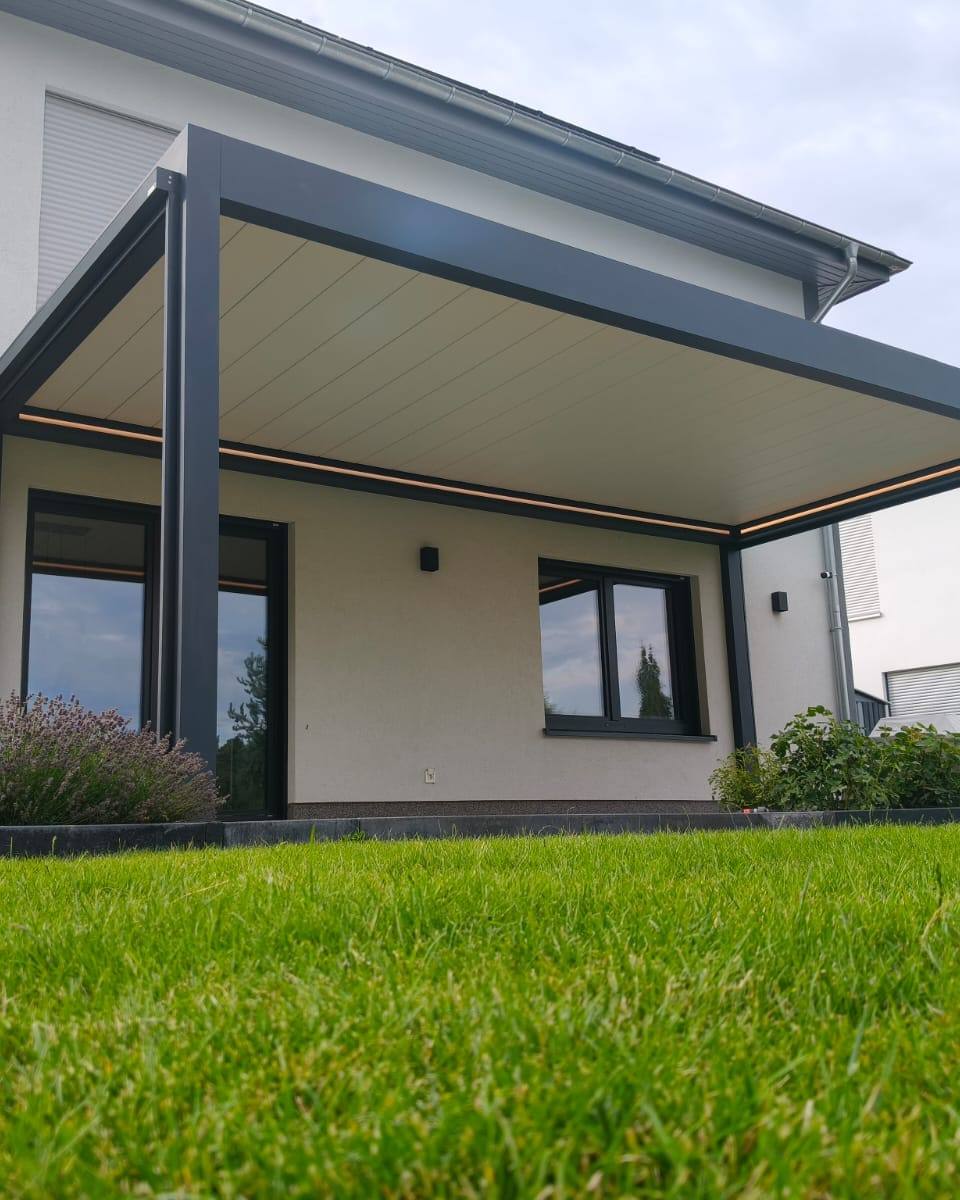 Pergola Deluxe z roletami zip w Ludwigsfelde: zdjęcie 2