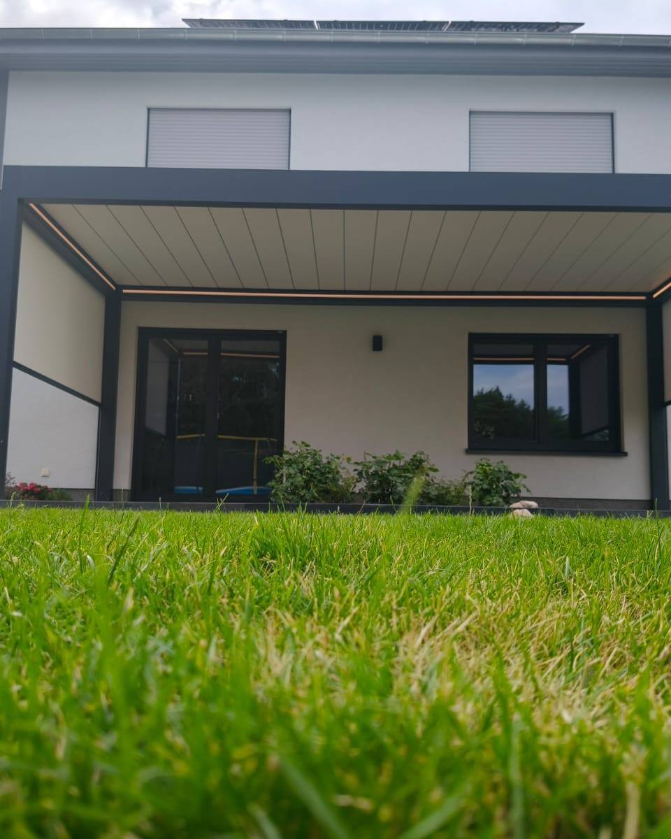 Pergola Deluxe z roletami zip w Ludwigsfelde: zdjęcie 4
